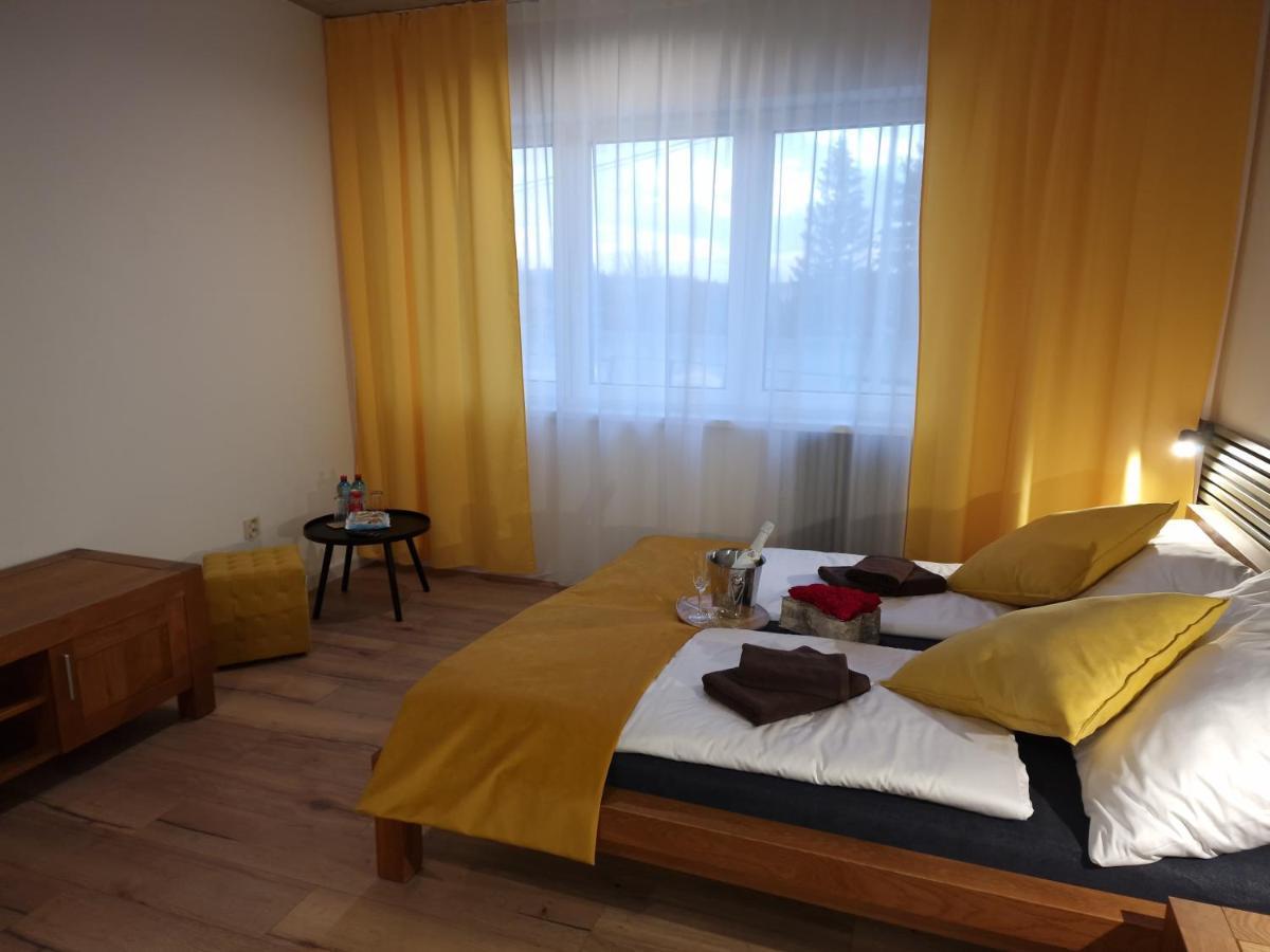 Hotel Bird House à Prešov Extérieur photo