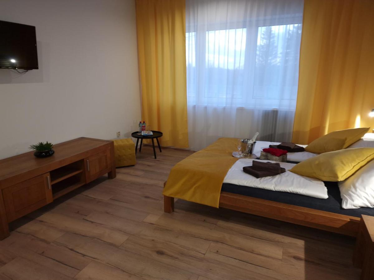 Hotel Bird House à Prešov Extérieur photo