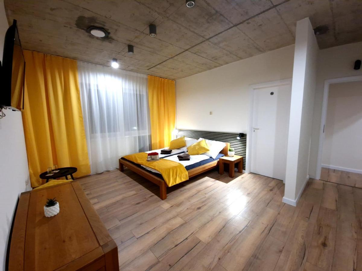 Hotel Bird House à Prešov Extérieur photo
