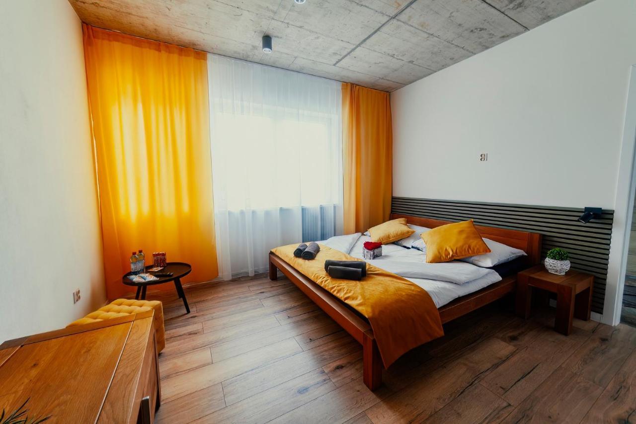 Hotel Bird House à Prešov Extérieur photo
