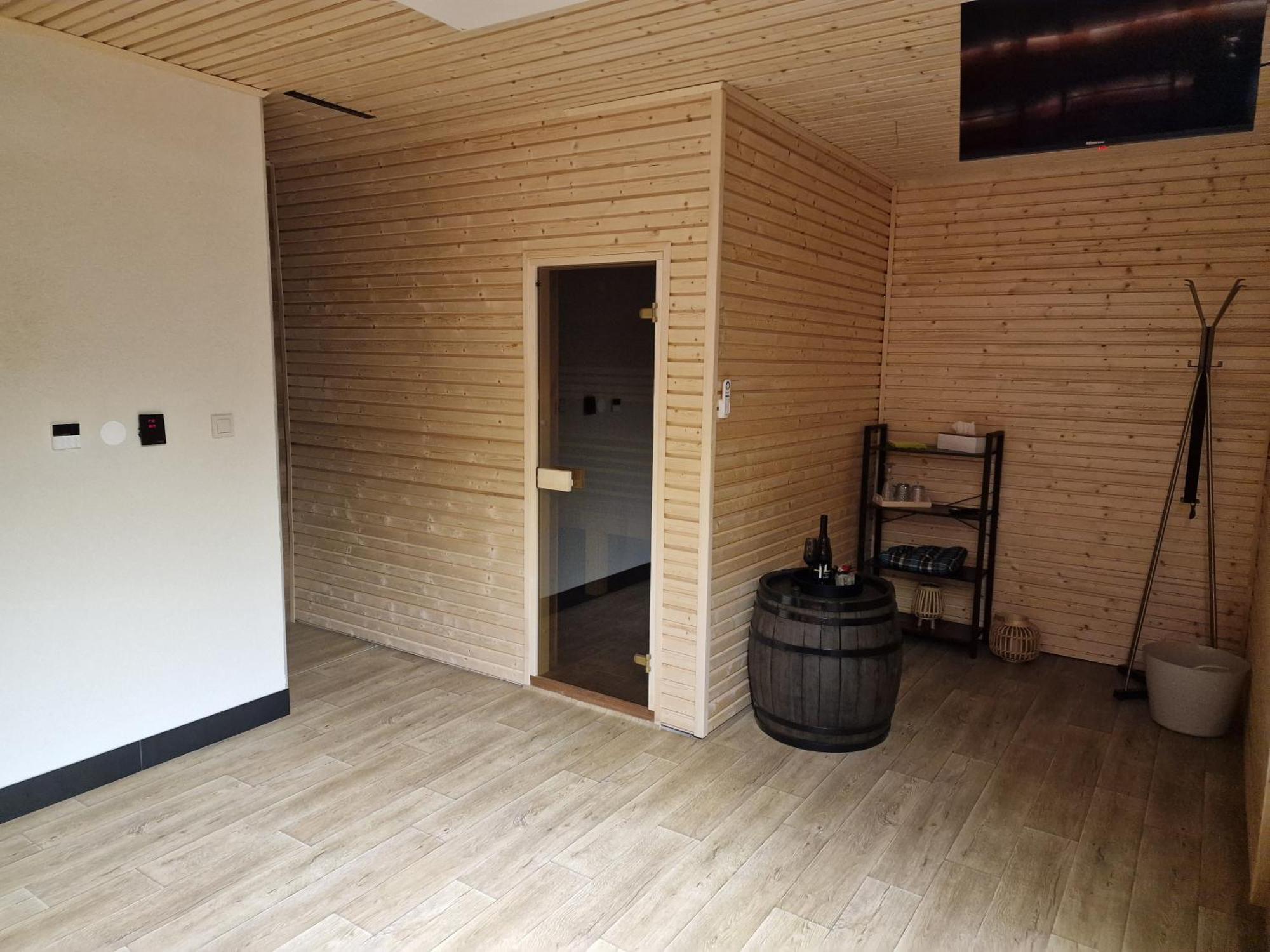 Hotel Bird House à Prešov Extérieur photo